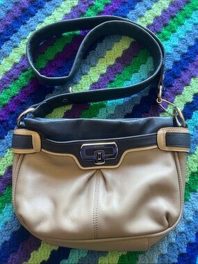 B. Makowsky Blue and Beige Leather Shoulder to Crossbody Bag